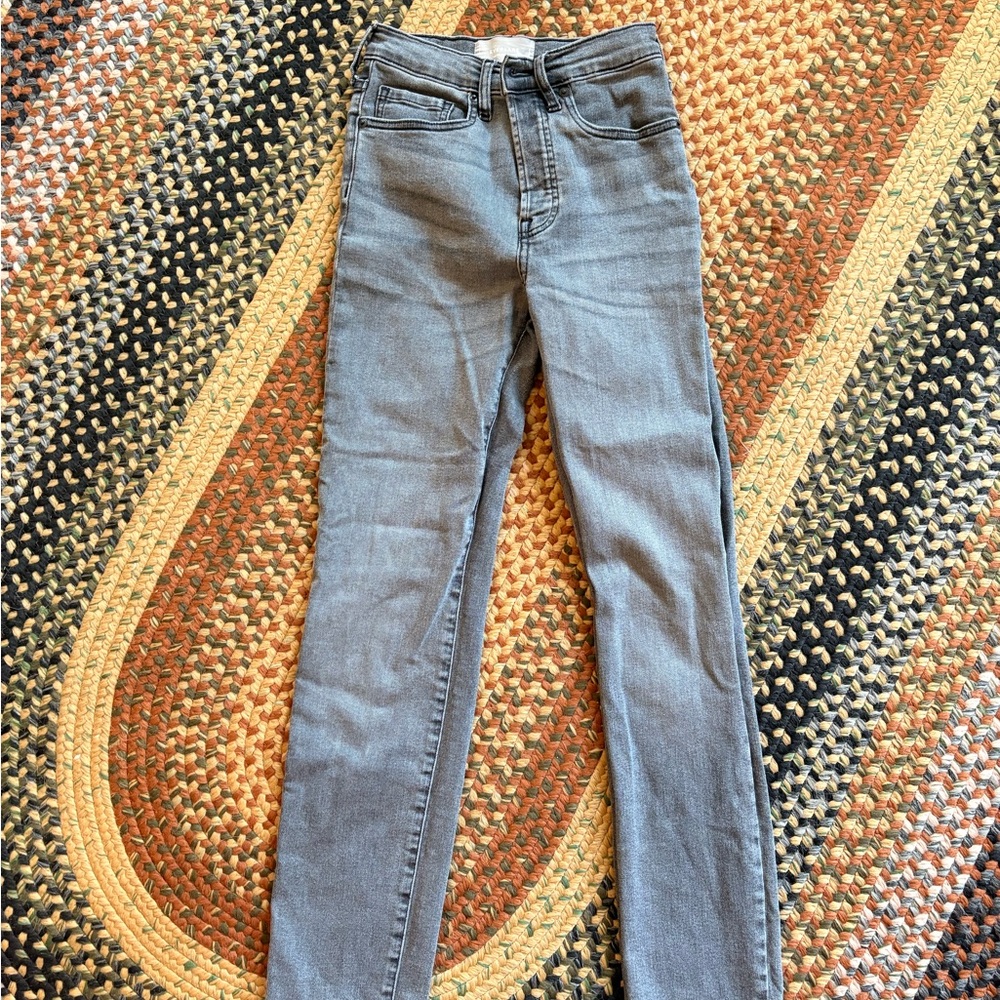 Everlane Women's High Rise Skinny Jeans in Light Gray High Rise Slim Straight